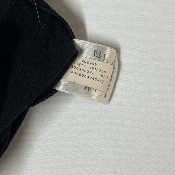 Under Armour Women’s Cold Gear Fitted Quarter Zip Pullover. Black. Size MD - Picture 11 of 15